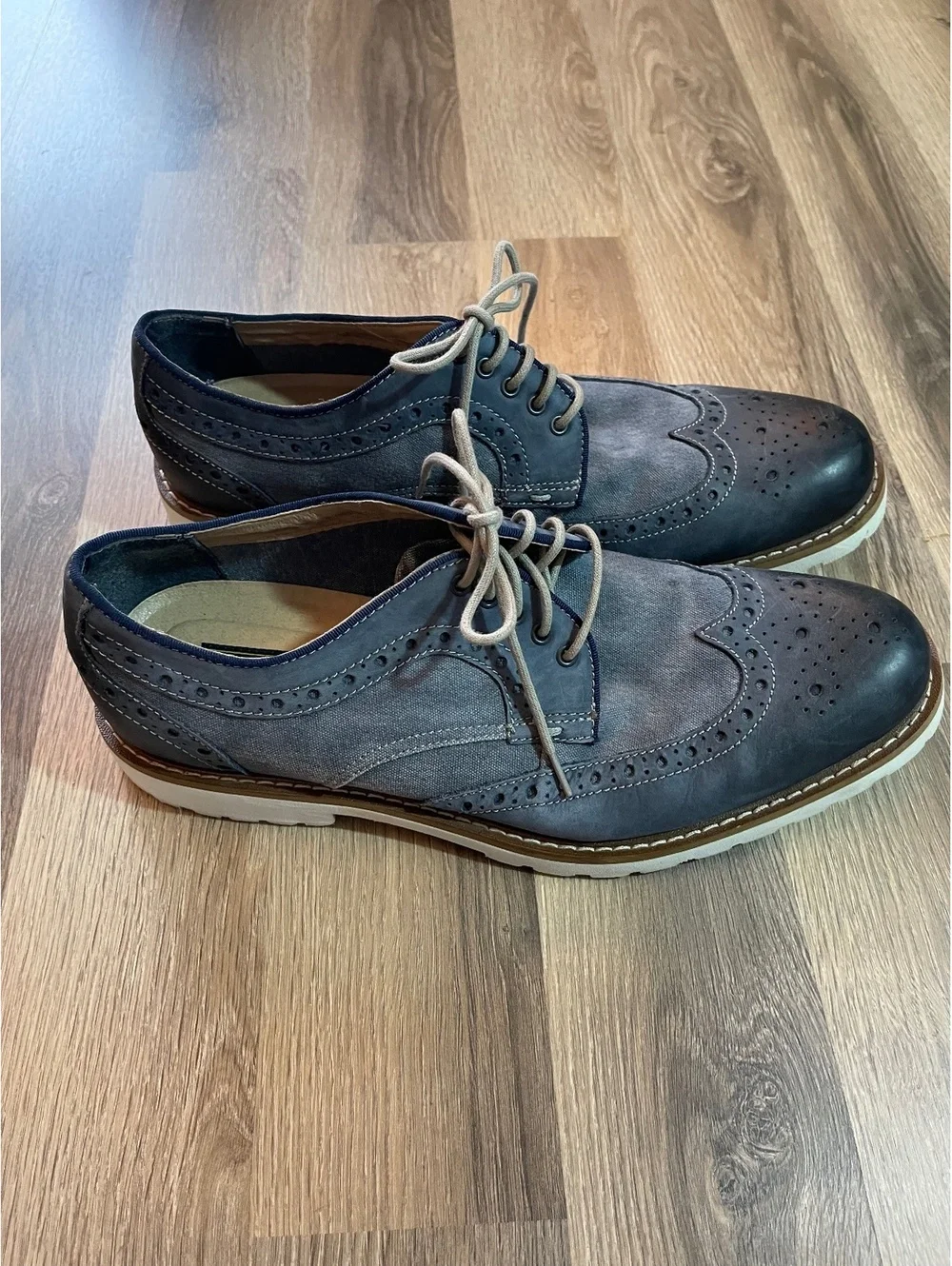 Lucky Brand Blue Suede Oxford Shoes with White Sole, Size